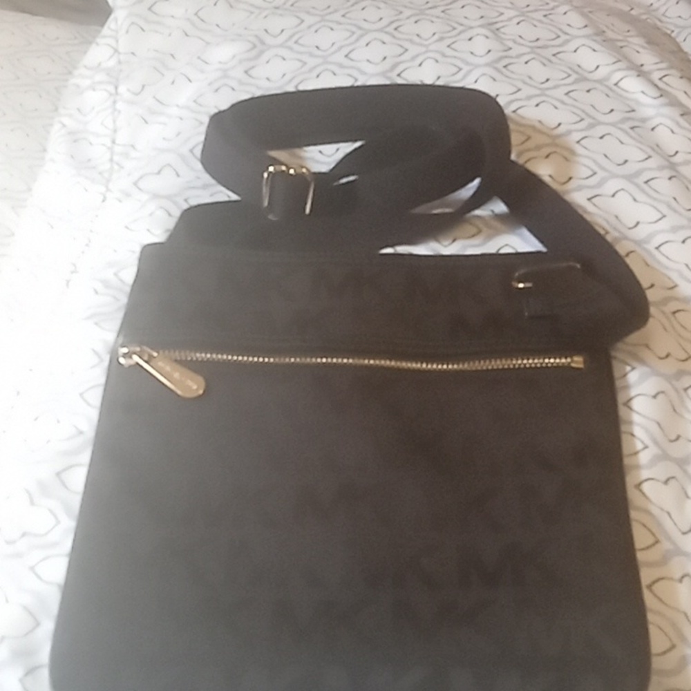 Black Michael Kors purse like new